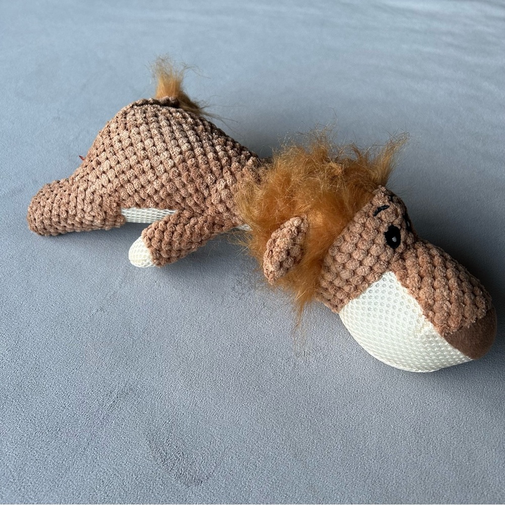 Dog Toy ~ Plush Lion ~ Squeaker ~ Brand New!